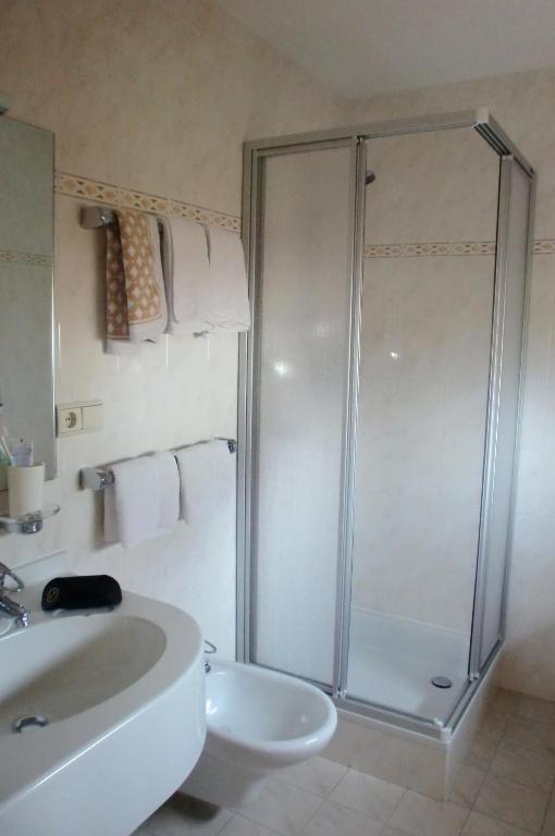 Hotel Viktoria กัสเตลรอตโต ห้อง รูปภาพ