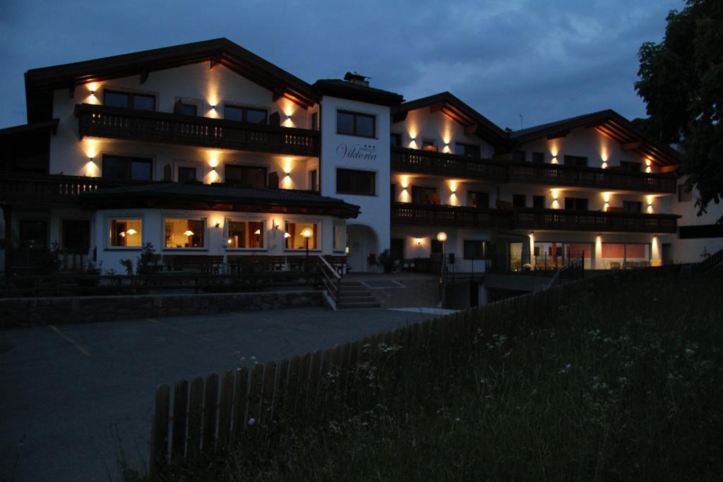 Hotel Viktoria กัสเตลรอตโต ภายนอก รูปภาพ
